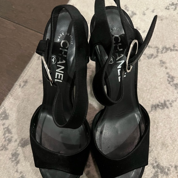 100% authentic Chanel Satin platforms - Picture 2 of 4